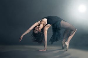 contemporary-dancer image