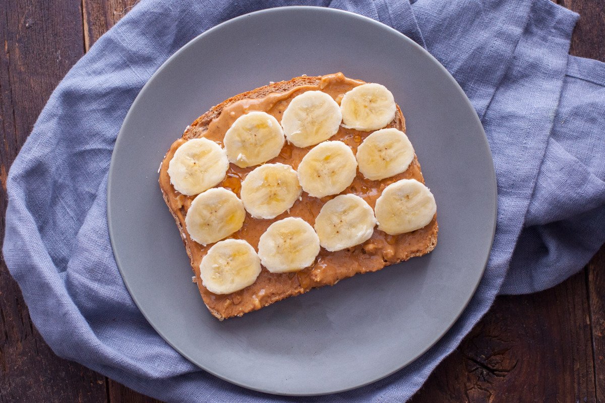 Bananas with nut butter