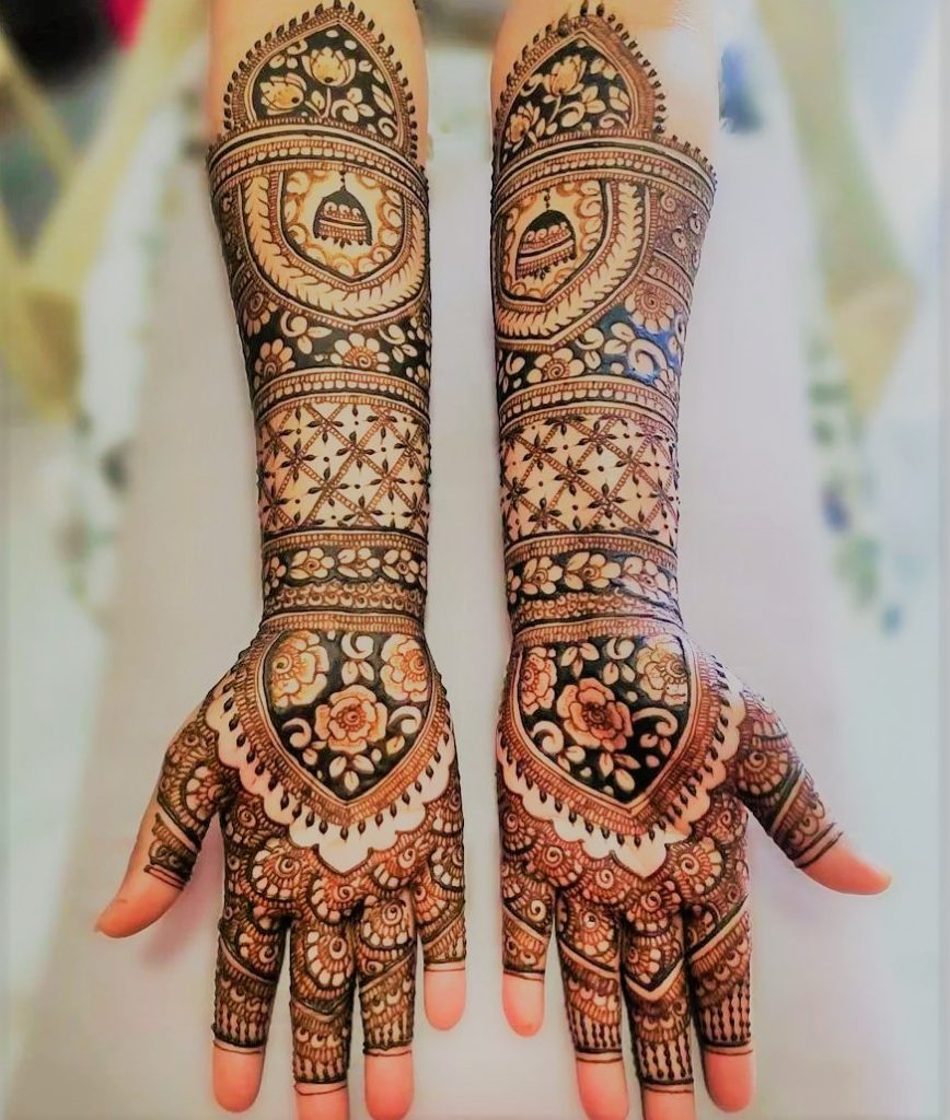 The stunning attraction of striking henna strokes