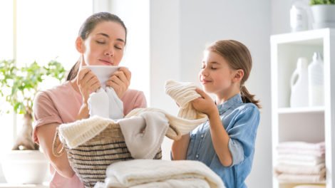 What are the benefits of using Eco Laundry Detergent Sheets? 
