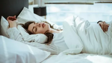 dreaming of someone dying who is still alive spiritual meaning
