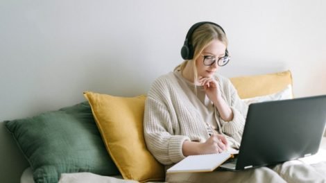 Top-rated online courses for learning French