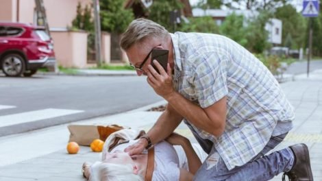 Basic Life Support Training: 3 Tips for Choosing an Online Course