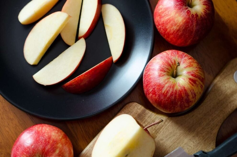 how do you prevent apples from turning brown