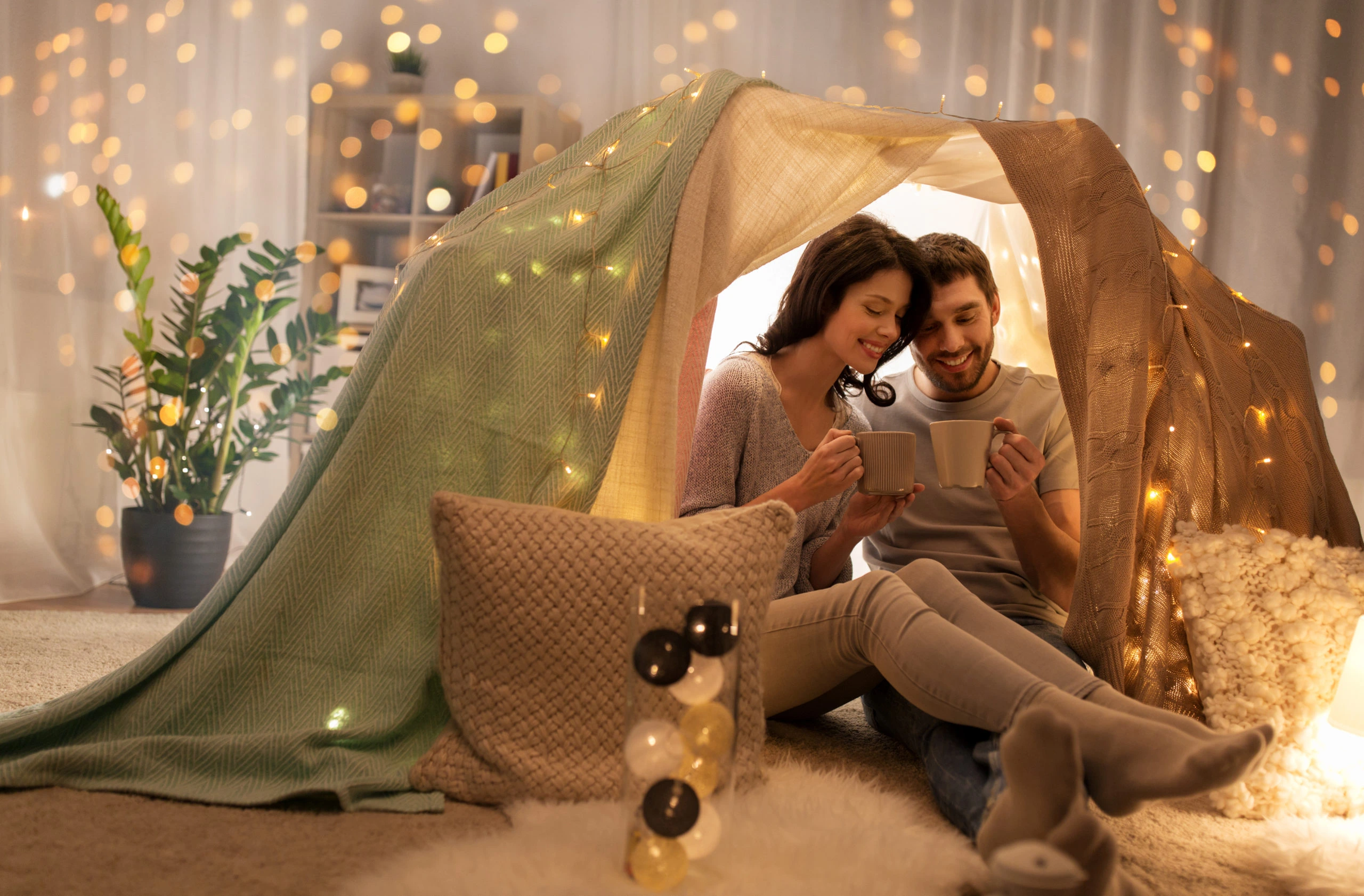 30+ Unique Date Night Ideas at Home: Romantic, Fun & Cozy for Couples
