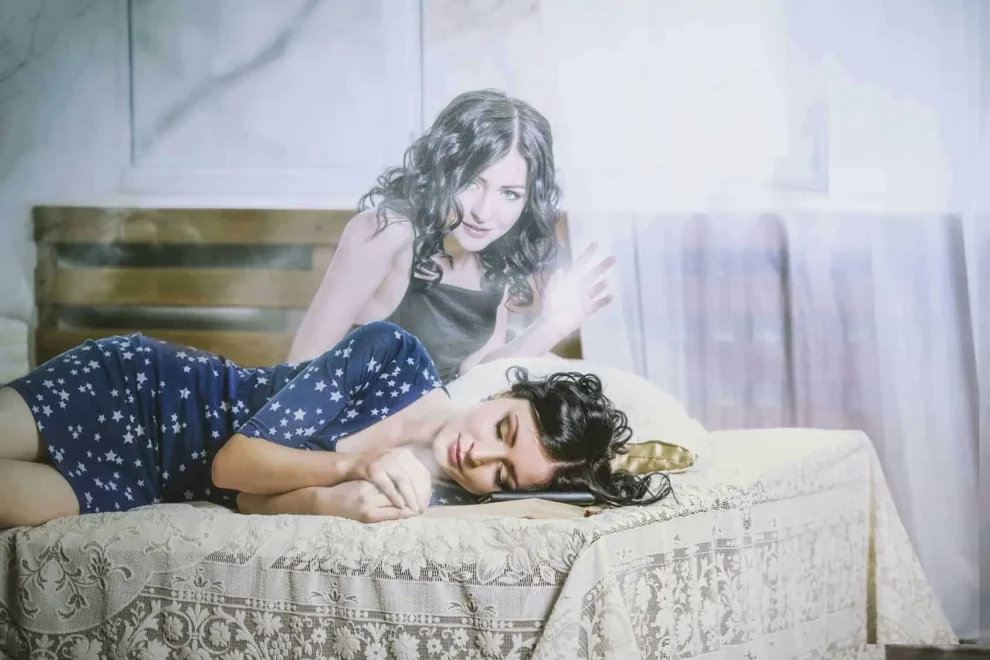 10 Spiritual Signs of Deceased Visiting