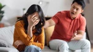 15 Signs of Emotional Abuse in Marriage & How to Recognize Them