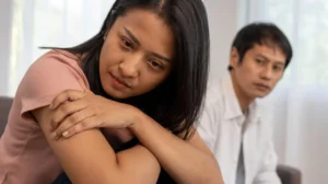 17 Signs of Feeling Trapped in a Relationship