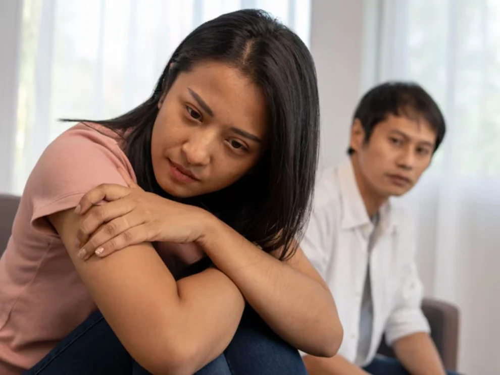 17 Signs of Feeling Trapped in a Relationship