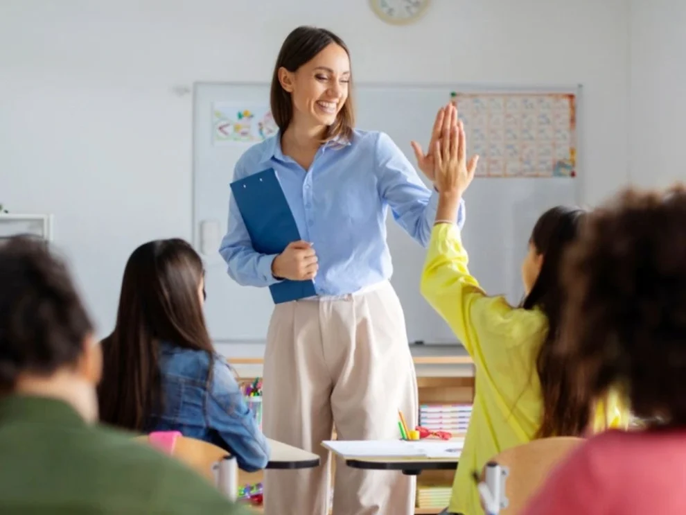 25 Proven Ways to Build Strong Relationships With Students