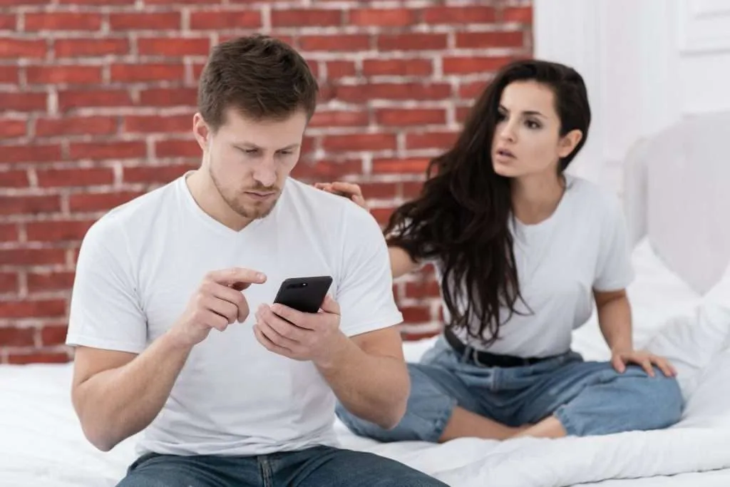 How to catch a cheating partner without them knowing