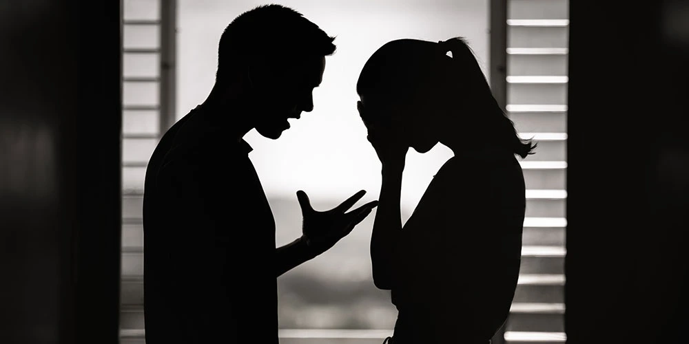 Toxic Teenage Relationships: Signs, Red Flags, and How to Break Free Safely