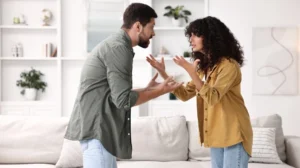 10 Signs That a Woman in a Relationship Will Become Abusive