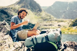 A complete digital nomad lifestyle step by step guide covering visas, remote jobs, income, budgeting, tools, packing, and productivity to help you live and work anywhere.