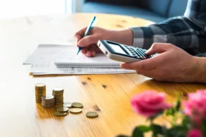 How I Cut My Monthly Expenses in Half (Realistic, No Extreme Frugality)