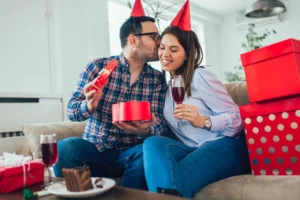 Romantic Gift Ideas To Surprise Your Partner At Home