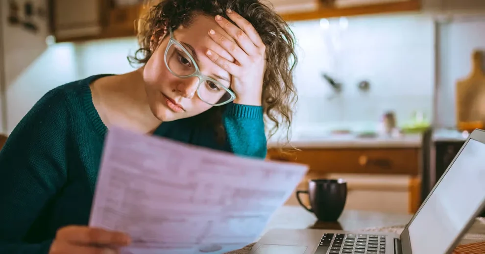 Silent Money Habits of People Who Never Stress About Bills