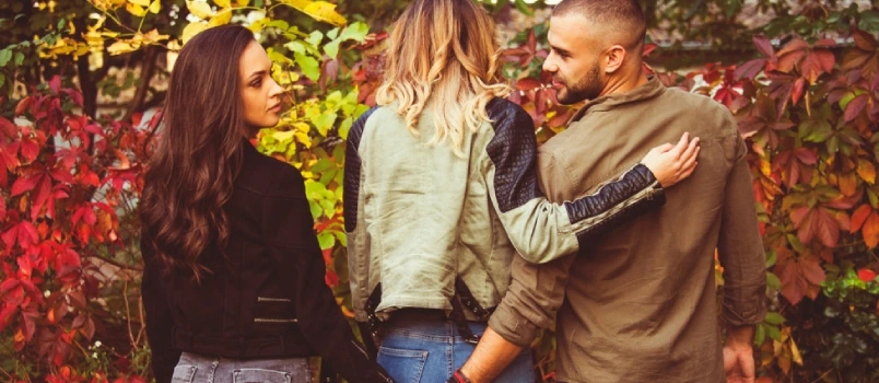 The Real Signs He Will Leave His Girlfriend for You