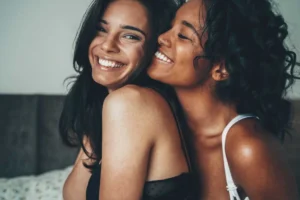 Signs a Woman Is Attracted to Another Woman Sexually
