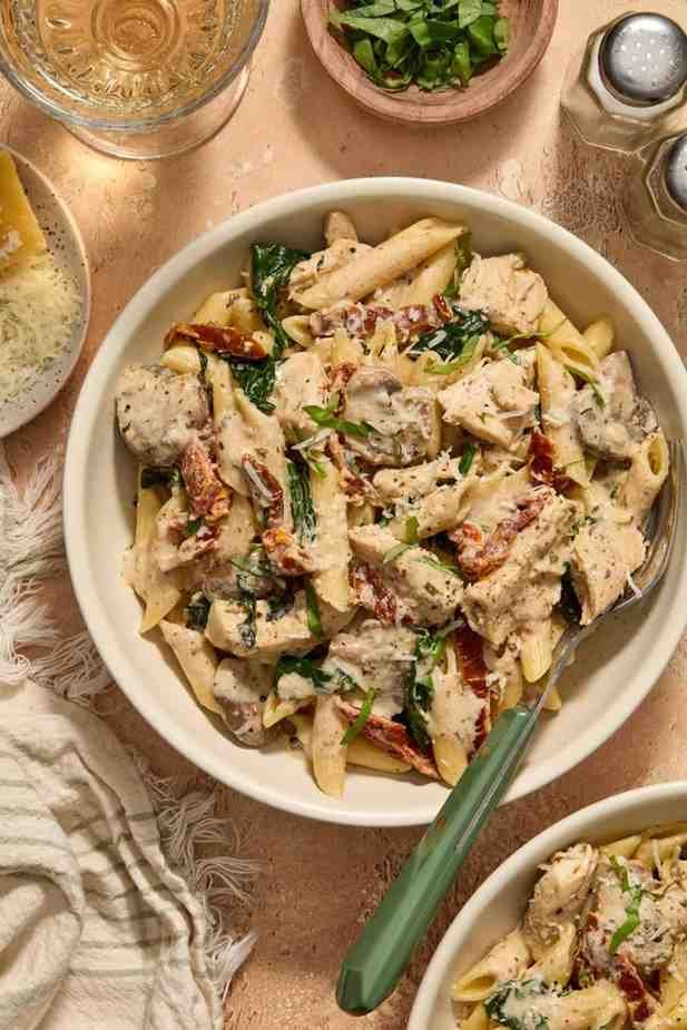 Crock Pot Creamy Chicken Pasta