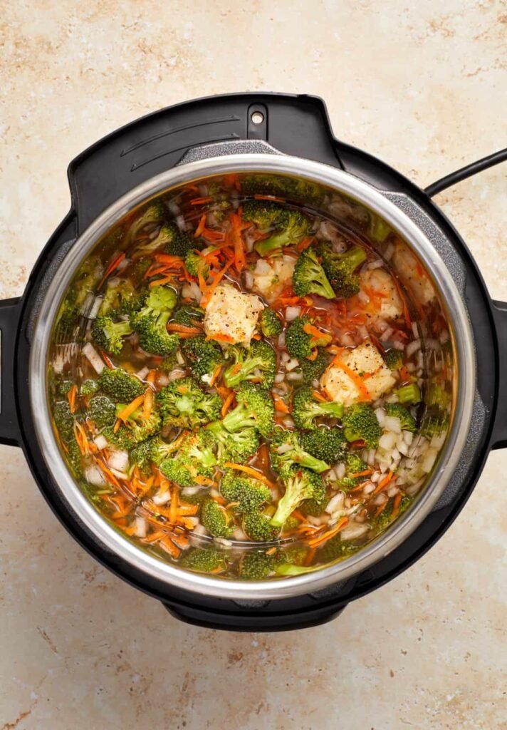 Instant Pot Broccoli Cheddar Soup
