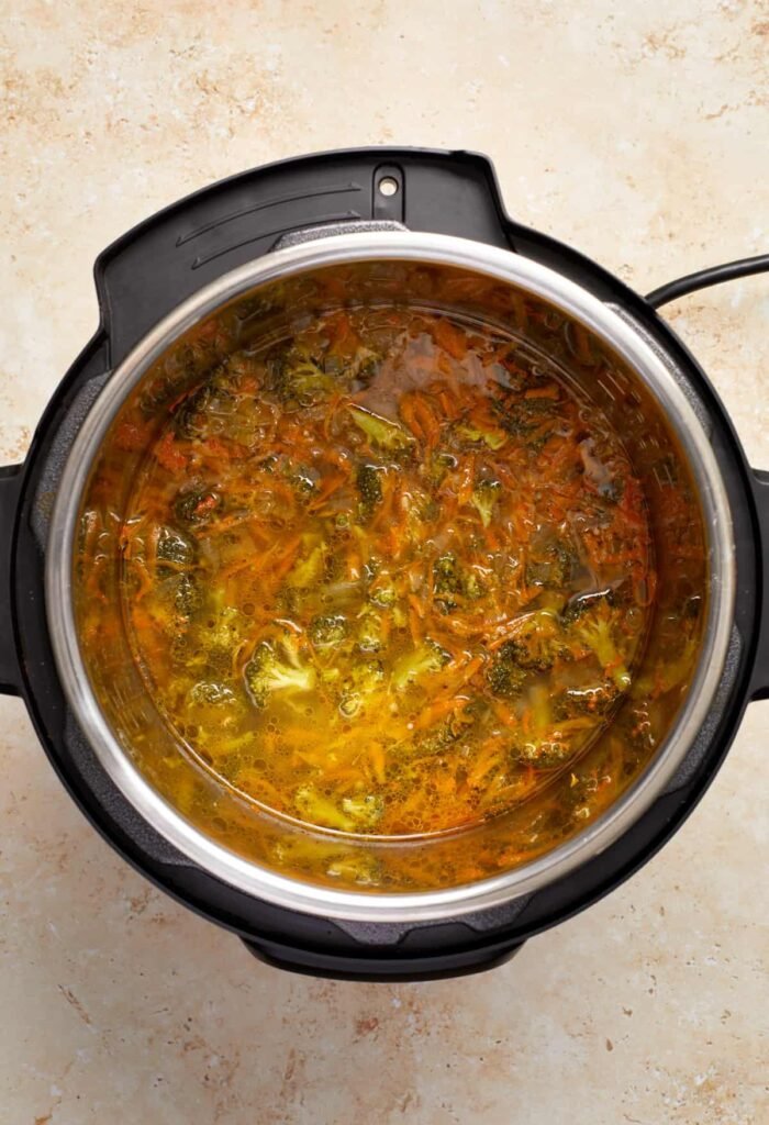 Instant Pot Broccoli Cheddar Soup
