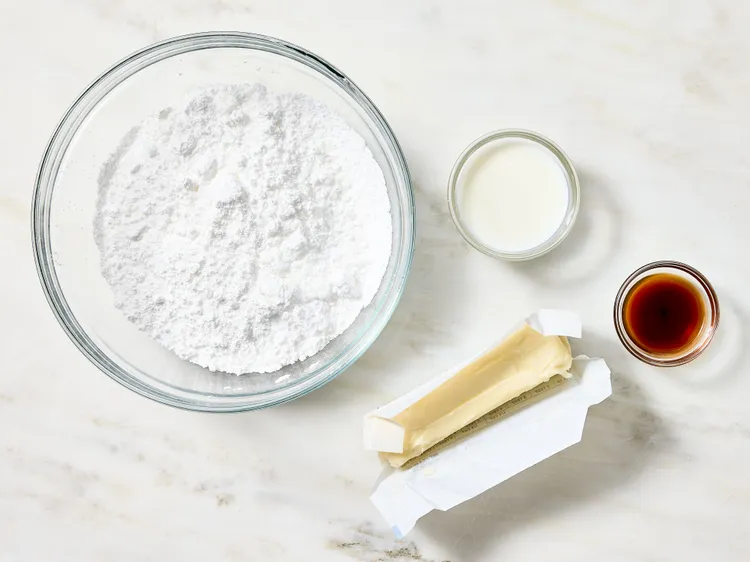 Quick and Almost-Professional Buttercream Icing