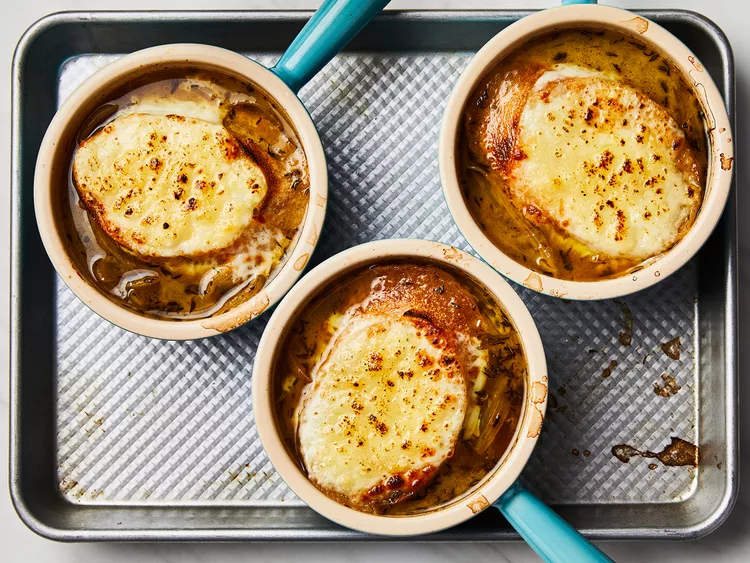 Rich and Simple French Onion Soup