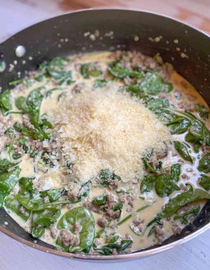 20 Minute Creamy Garlic Sausage & Spinach Pasta