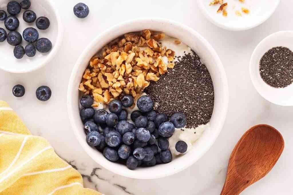 Cottage Cheese with Fruit and Flaxseed
