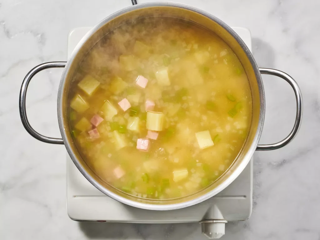 Delicious Ham and Potato Soup