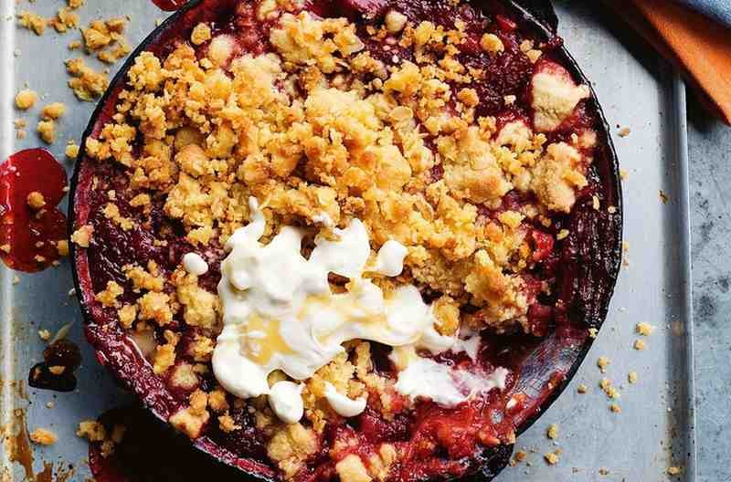 Strawberry Rhubarb Crumble