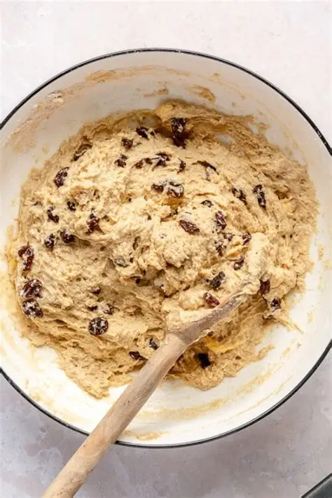 Chewy Oatmeal Raisin Cookies