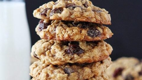 Chewy Oatmeal Raisin Cookies
