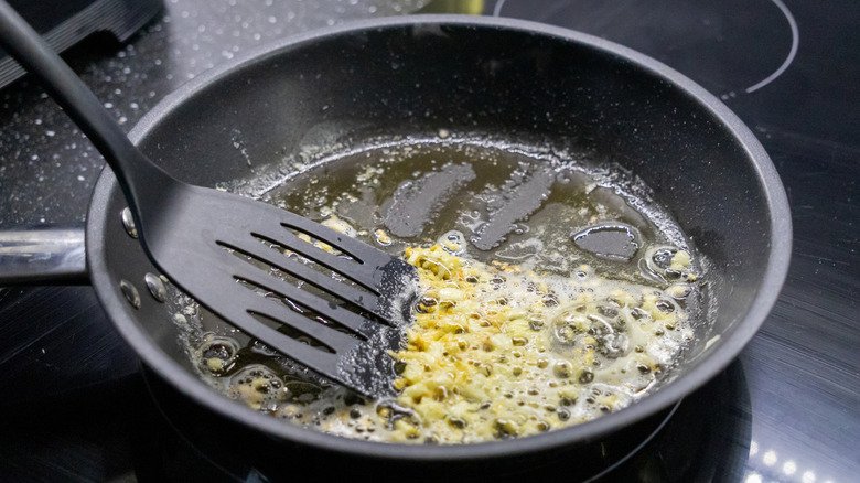 Easy Creamy Garlic Chicken