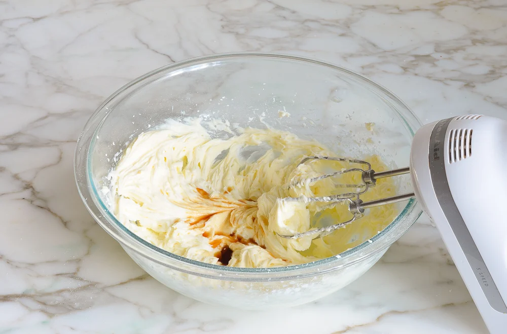 Easy and Delicious Peach Blueberry Cream Cheese Pastry