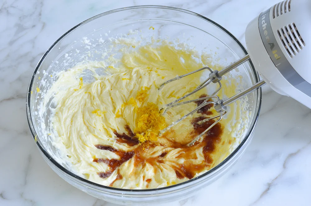 Easy and Tasty Summer Lemon Cake