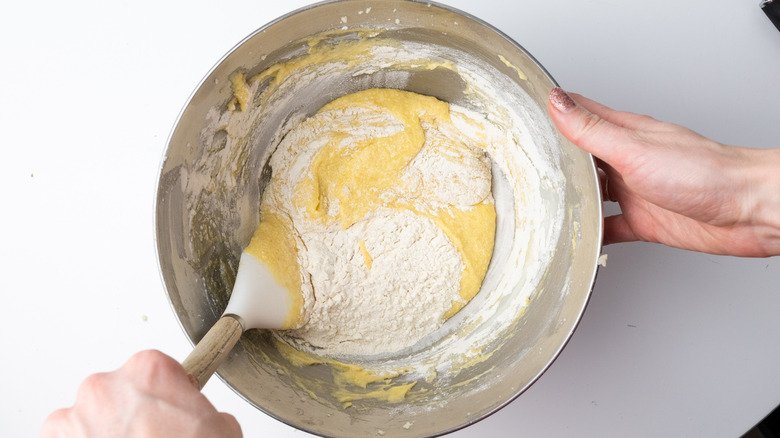 Easy and Tasty Summer Lemon Cake