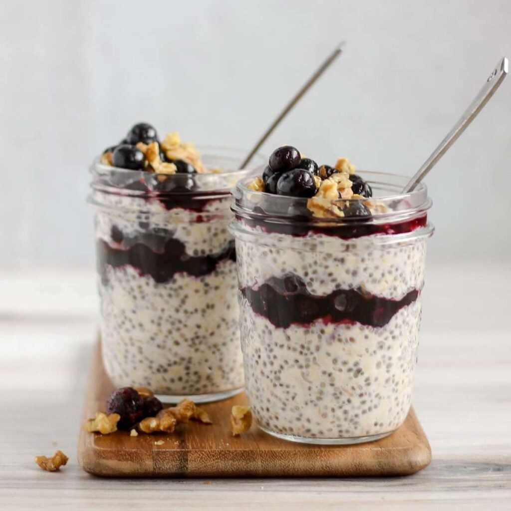 Overnight Chia and Berry Oats
