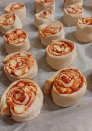 Cheesy Mini Pepperoni Pizza Rolls