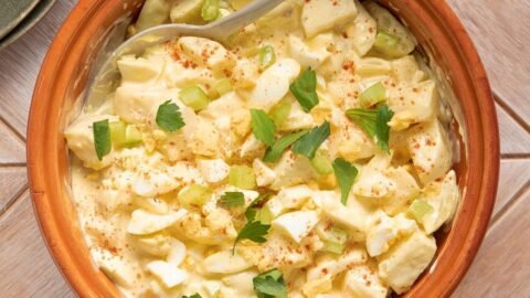 Creamy Amish Potato Salad – Easy and Delicious