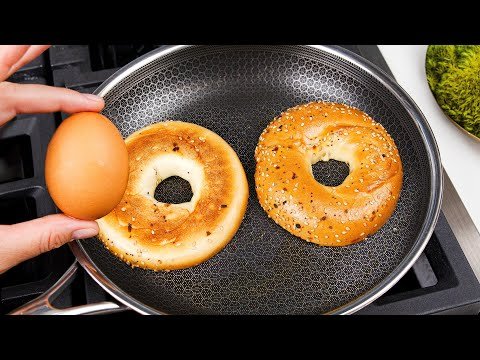Crispy Eggs and Bacon Bagels 