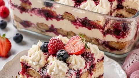 Easy Berry Chantilly Tiramisu