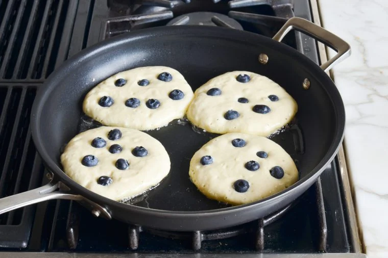 Easy Blueberry Pancakes Recipe – Fluffy and Delicious