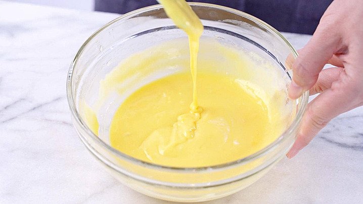 Easy Caramel Sponge Cake
