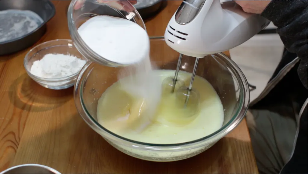 Easy Lemon Cream Roll Cake