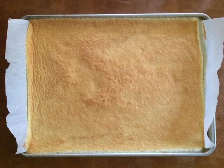 Easy Lemon Cream Roll Cake