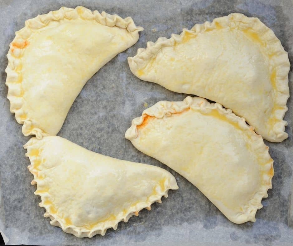 Easy and Crispy Cheesy Pizza Pockets