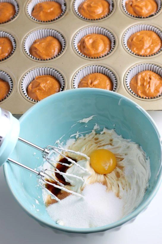 Starbucks Pumpkin Cream Cheese Muffins