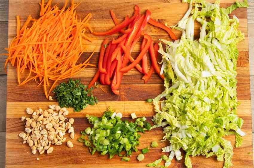 Thai Peanut Salad – Easy and Crunchy
